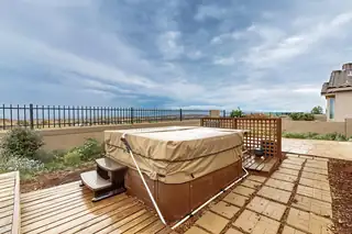 2927 KINGS CANYON Loop NE Hot Tub