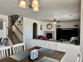 1500 PEPPOLI Loop SE Living Room