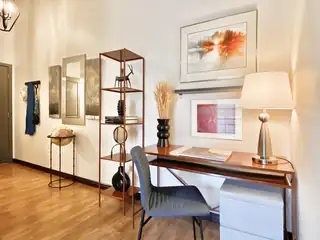 301 CENTRAL Avenue NE 113 Home Office