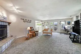 12323 HAINES Avenue NE Living Room