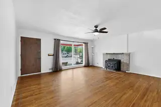 513 MESILLA Street NE Living Room