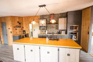 25 Round-Up Road Kitchen