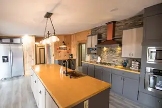 25 Round-Up Road Kitchen