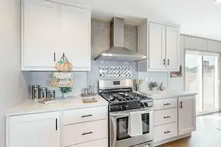 30 Scarlett O'Hara Street Kitchen