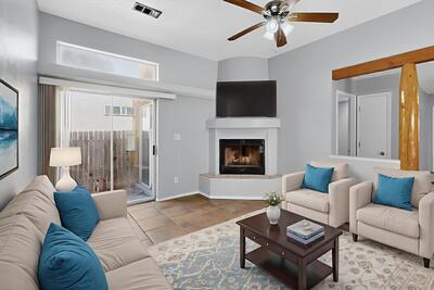 441 COLONIAL Avenue SW, Los Lunas