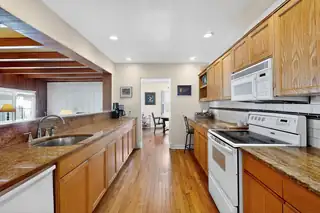 805 RIDGECREST Drive SE Kitchen