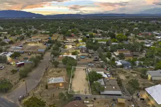 1536 FOOTHILL Drive SW 