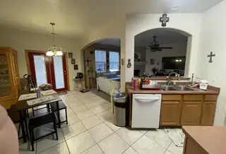 4905 WOODHAVEN Drive NE 