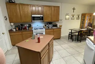 4905 WOODHAVEN Drive NE 