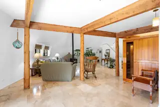 20 HUMMINGBIRD Lane Living Room