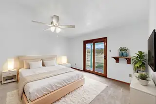 61 VERANO Loop Bedroom