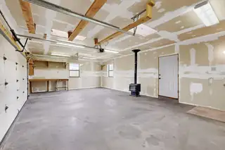 61 VERANO Loop Garage