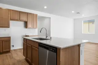 2529 Seaforth Circle NE Kitchen