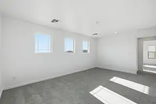 2525 Seaforth Circle NE Living Room