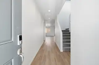 2525 Seaforth Circle NE Kitchen