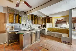 1233 Montrose Place SW 