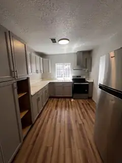 6913 ACOMA Road SE Kitchen