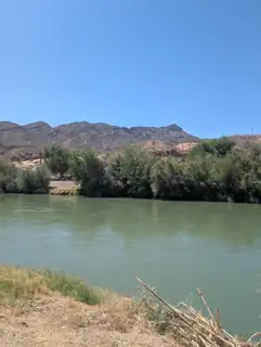 1047 E Riverside Drive 