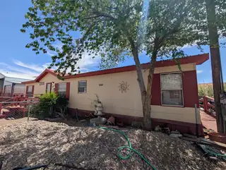 1047 E Riverside Drive 