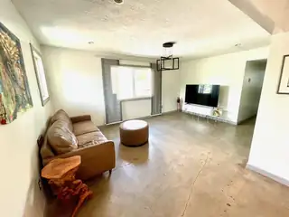 201 MARLOWE Lane Living Room