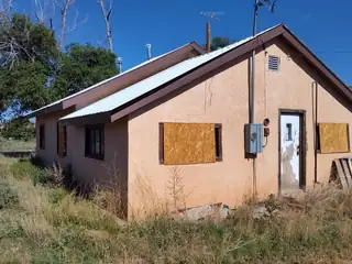 300 N ROOSEVELT Avenue 