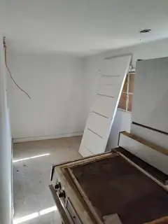 300 N ROOSEVELT Avenue 