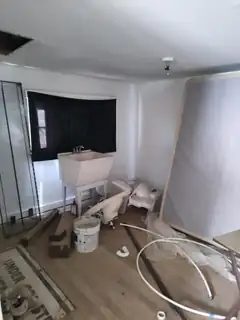 300 N ROOSEVELT Avenue 