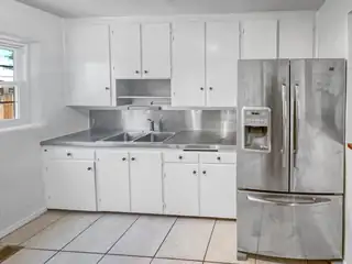 2711 MONTEREY Avenue SE Kitchen