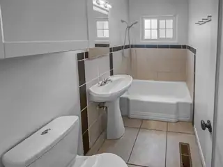 2711 MONTEREY Avenue SE Bathroom