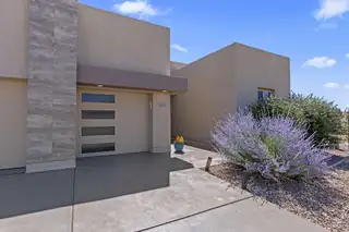 5611 Desert Sky Place NE 