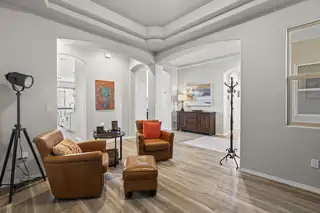 5611 Desert Sky Place NE 