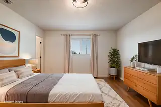 810 10TH Avenue NW Bedroom