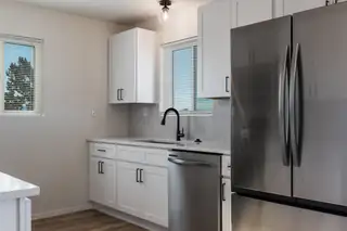 810 10TH Avenue NW Kitchen