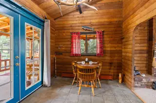 19 CANOE Court Dining Room