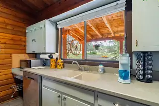 19 CANOE Court Kitchen