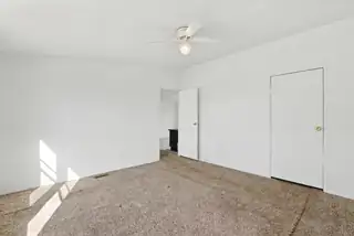 14 MISSION PARK Loop Bedroom