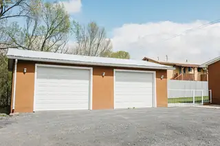 1008 UNION Street Garage