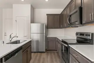 2512 Calle Del Los Claveles 