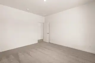 2512 Calle Del Los Claveles 