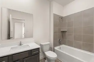 2512 Calle Del Los Claveles 