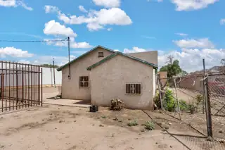 115 CANDELARIA Road NW 