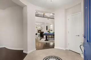 30 VISTA LARGA Place NE Living Room