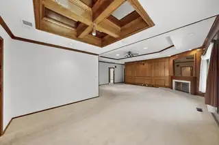 9214 ADMIRAL LOWELL Place NE 