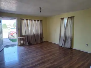 502 ROOSEVELT Avenue 