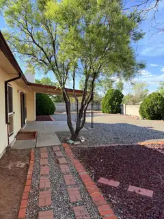 350 WESTERN HILLS Drive SE 