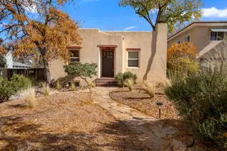 218 Amherst Drive SE Living Room