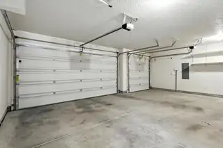 1510 ALAMO Drive SE Garage