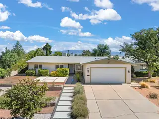 5111 Sunningdale Ave NE, Albuquerque