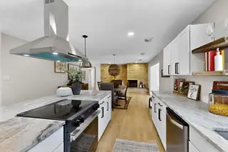 336 ENCHANTED VALLEY Place NW Kitchen