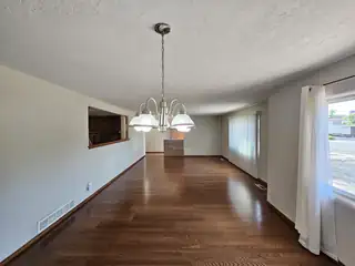 1604 LOS ARBOLES Avenue NW Living Room